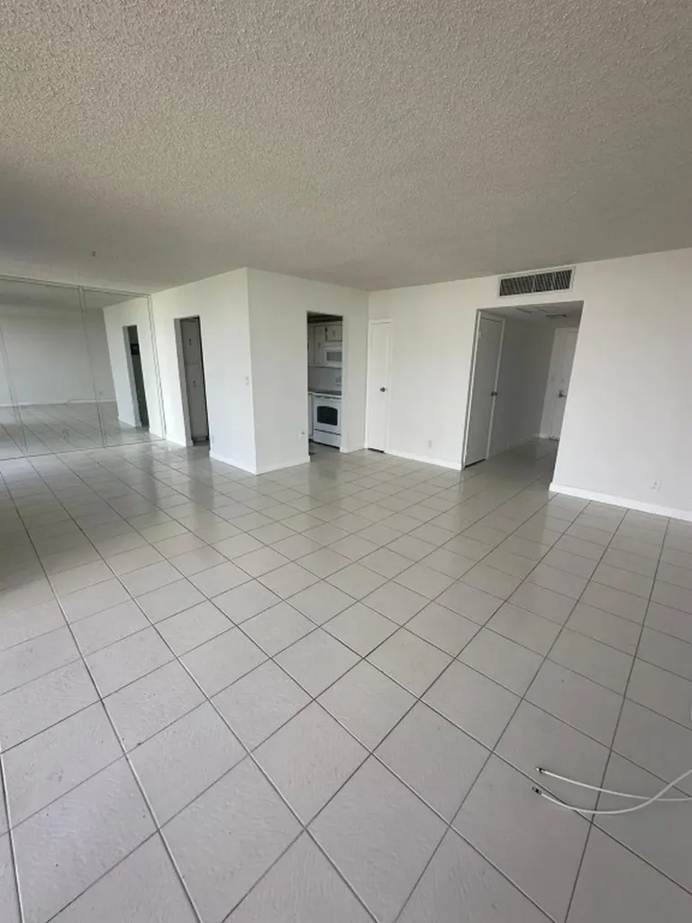 Aventura FL 33180