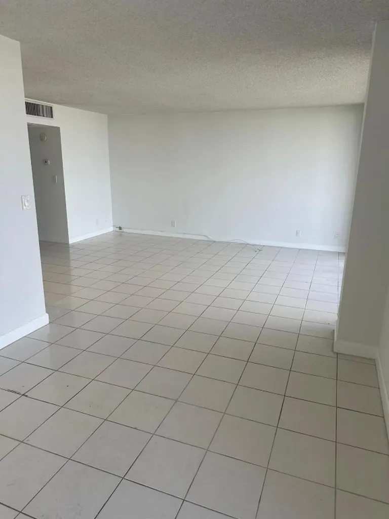 Aventura FL 33180