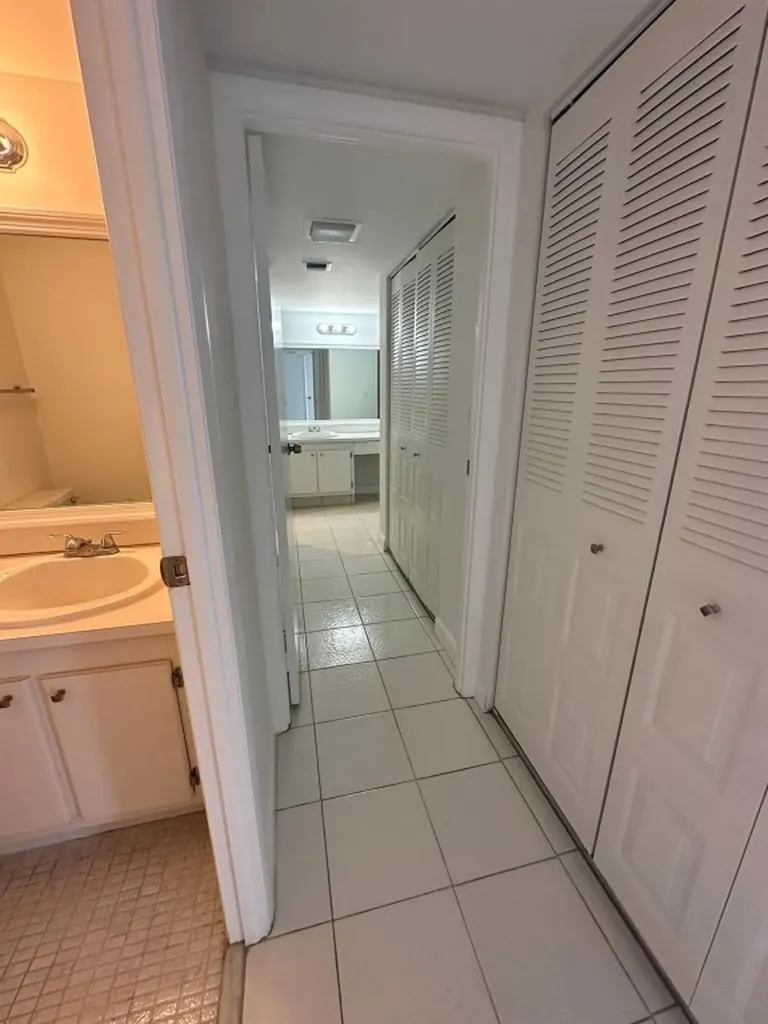 Aventura FL 33180