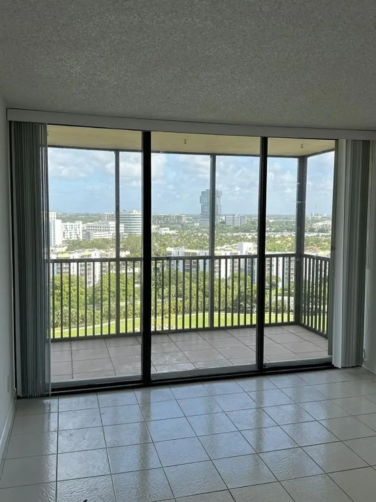 Aventura FL 33180