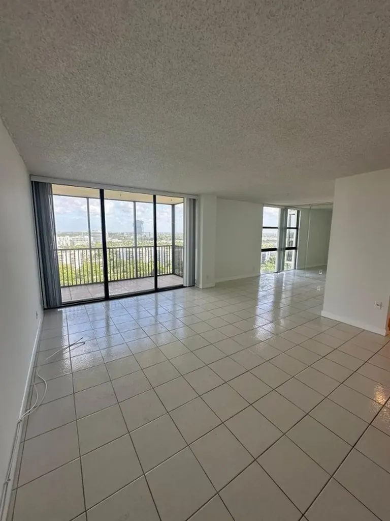 Aventura FL 33180