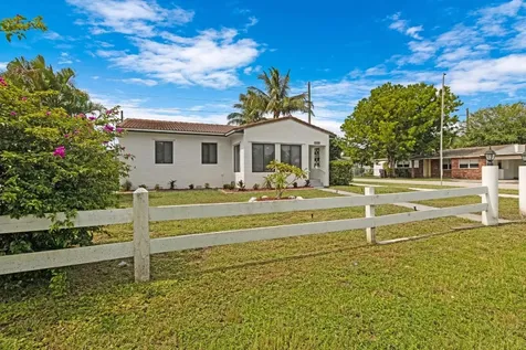 2450 Cleveland Street Hollywood FL 33020