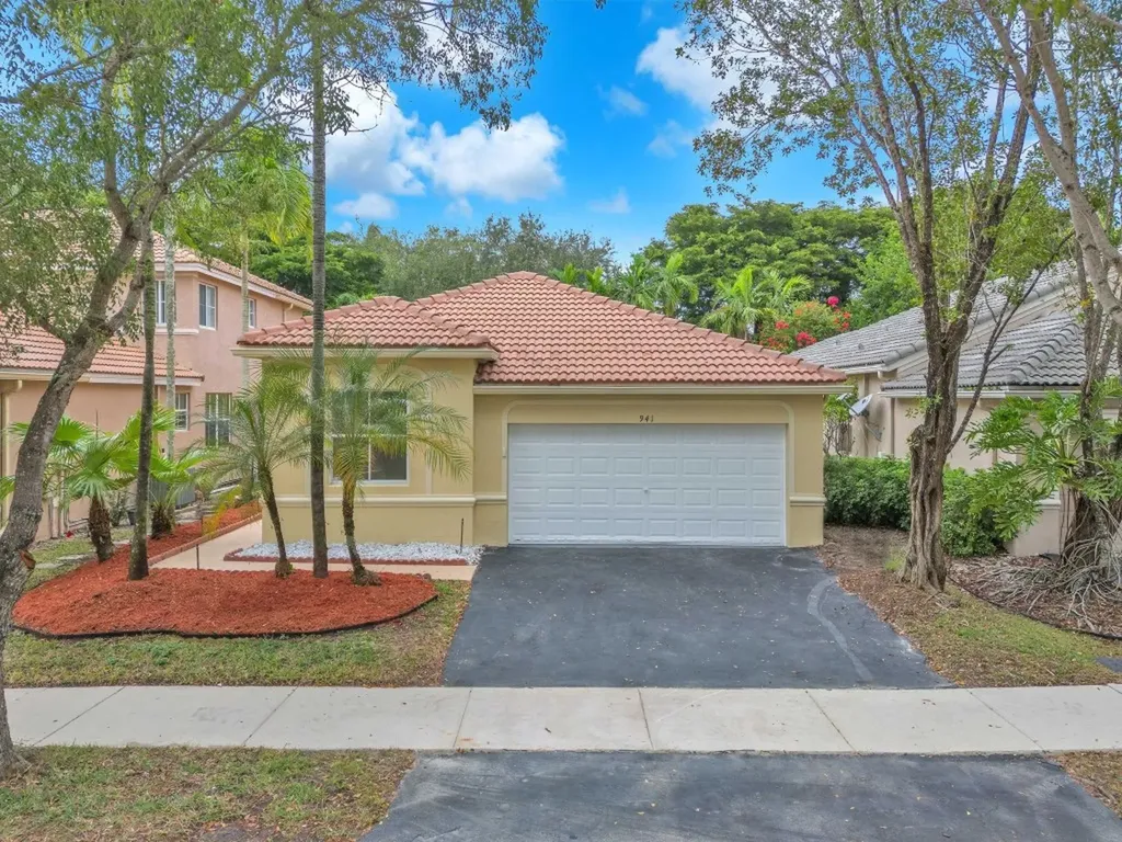 941 Bluewood Terrace Weston FL 33327