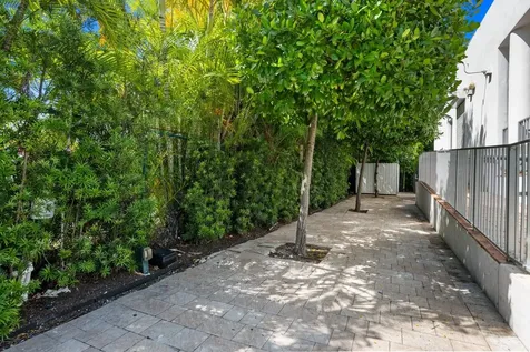 21 Harbor Drive Key Biscayne FL 33149