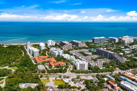 21 Harbor Drive Key Biscayne FL 33149