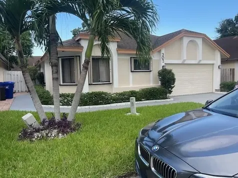 302 Bishop Road North Lauderdale FL 33068