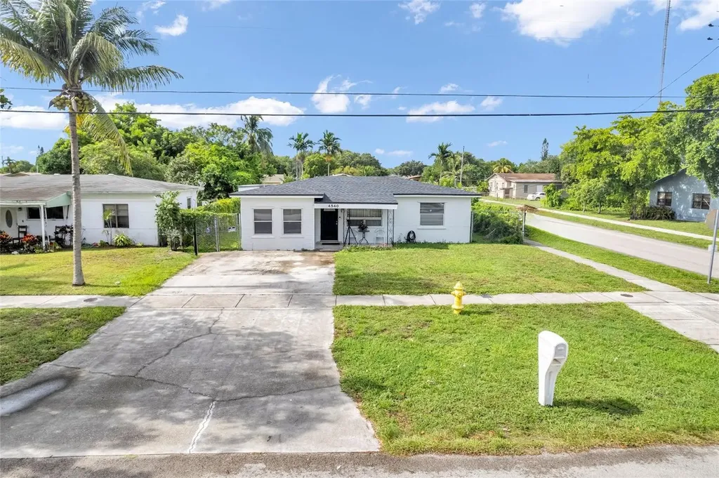 4540 SW 21st Street West Park FL 33023