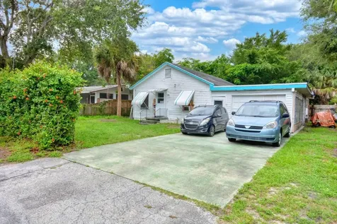 704 SW Pine Avenue Stuart FL 34994