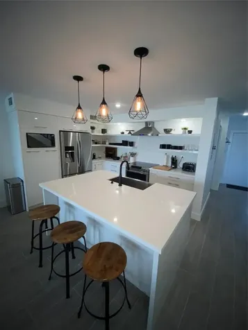 11011 N Lakeview Drive Pembroke Pines FL 33026