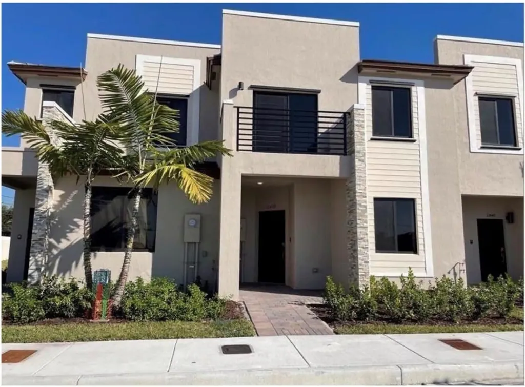 21459 NE 2nd Place Miami FL 33179