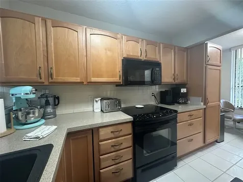 5609 Coral Lake Margate FL 33063