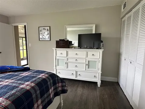 5609 Coral Lake Margate FL 33063