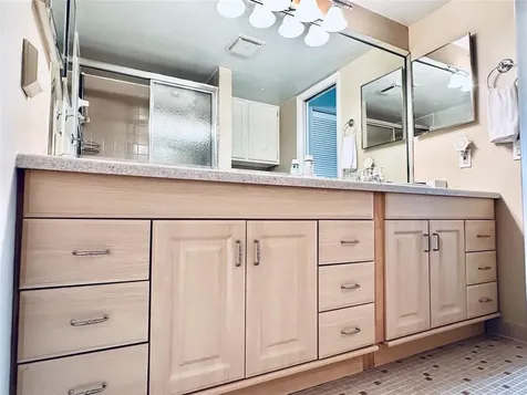 5609 Coral Lake Margate FL 33063