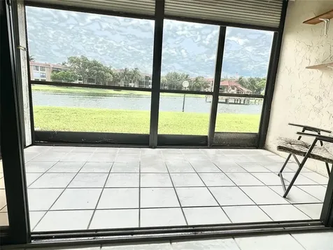 5609 Coral Lake Margate FL 33063