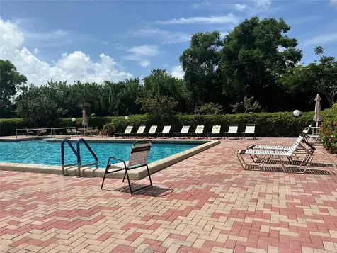 5609 Coral Lake Margate FL 33063