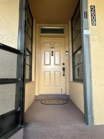 5609 Coral Lake Margate FL 33063