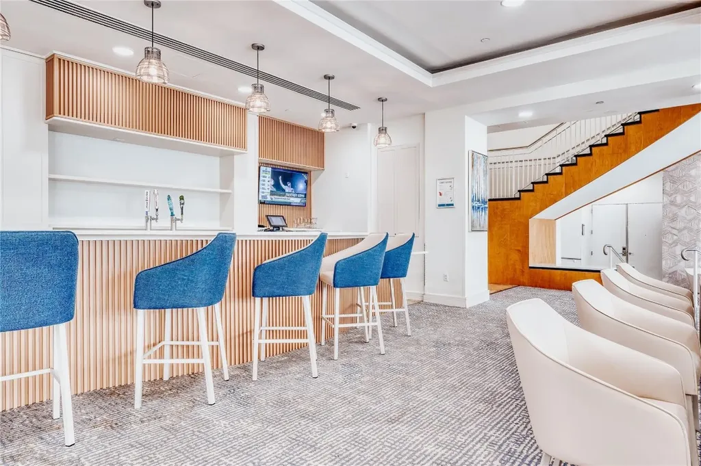 2670 E Sunrise Boulevard Fort Lauderdale FL 33304