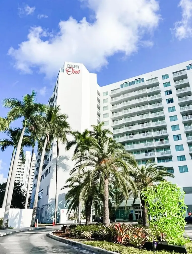 2670 E Sunrise Boulevard Fort Lauderdale FL 33304