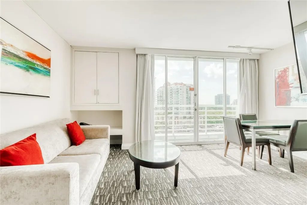 2670 E Sunrise Boulevard Fort Lauderdale FL 33304