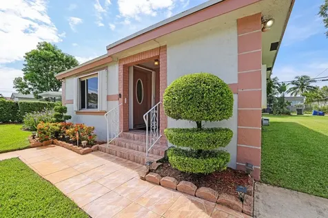 2334 Farragut Street Hollywood FL 33020