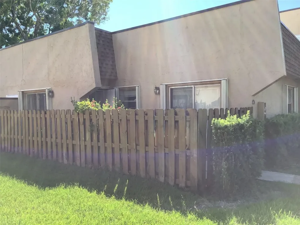 3581 NW 95th Terrace Sunrise FL 33351