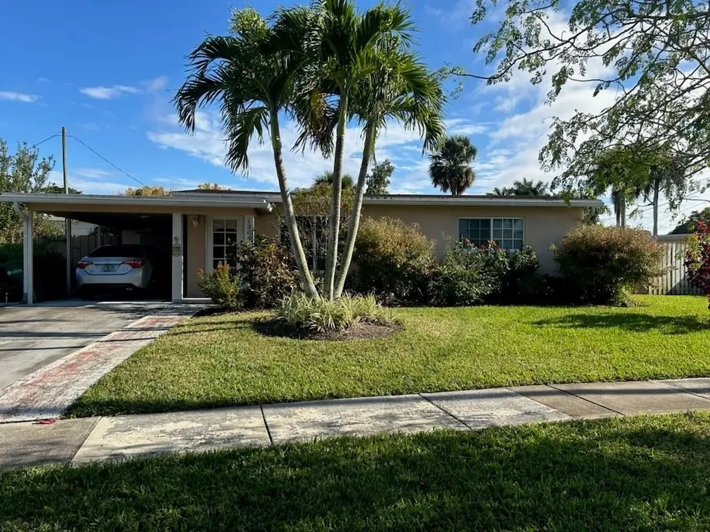 1304 E River Drive Margate FL 33063