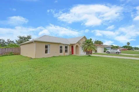 882 SW Butterfly Terrace Port St Lucie FL 34953