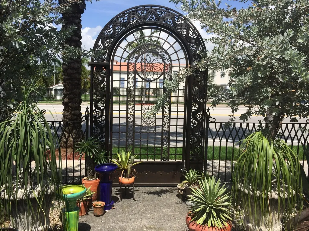 102 N Federal Highway Dania Beach FL 33004