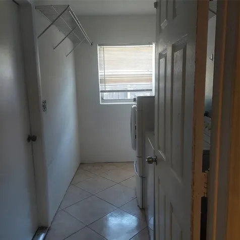 Lauderdale Lakes FL 33311