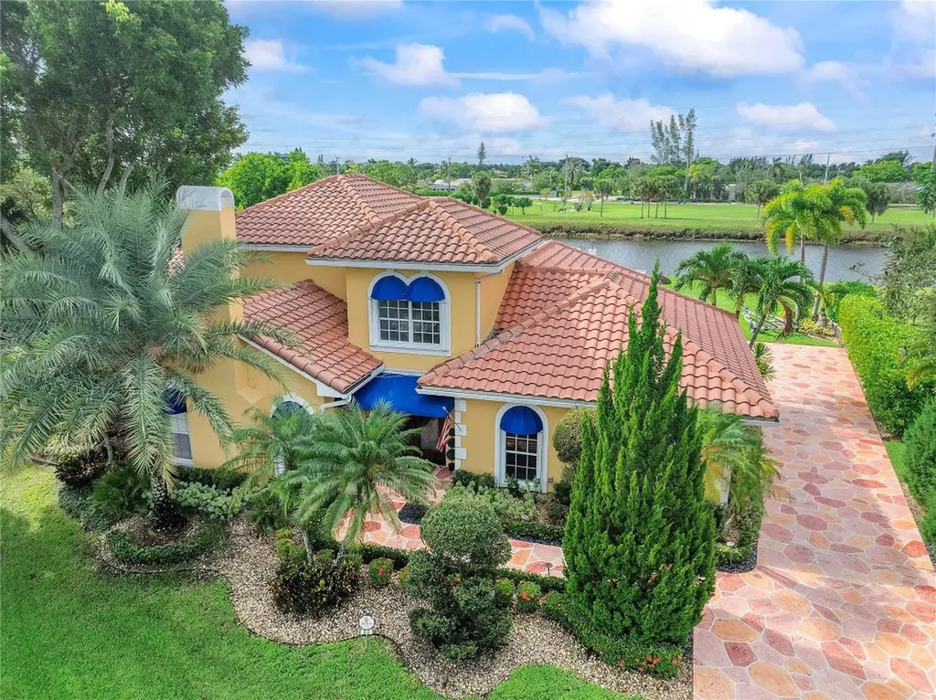 133 SW 121st Way Coral Springs FL 33071