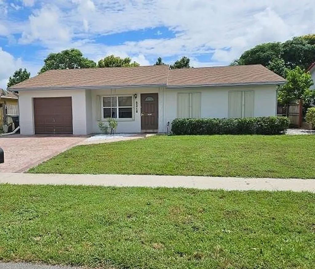 8210 SW 9th Court North Lauderdale FL 33068