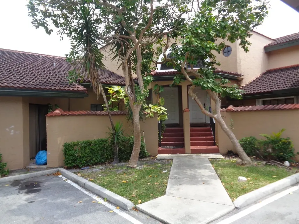 8953 W Sunrise Boulevard Plantation FL 33322