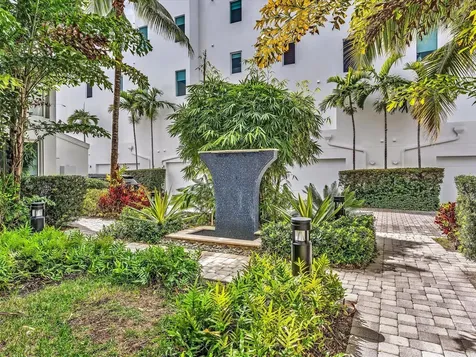 733 NE 4th Avenue Fort Lauderdale FL 33304