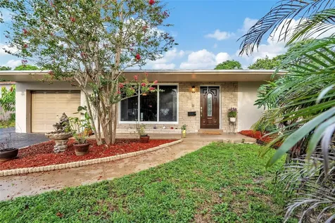 411 SW 71st Terrace Pembroke Pines FL 33023
