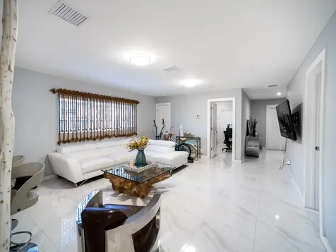 5809 Pierce Street Hollywood FL 33021