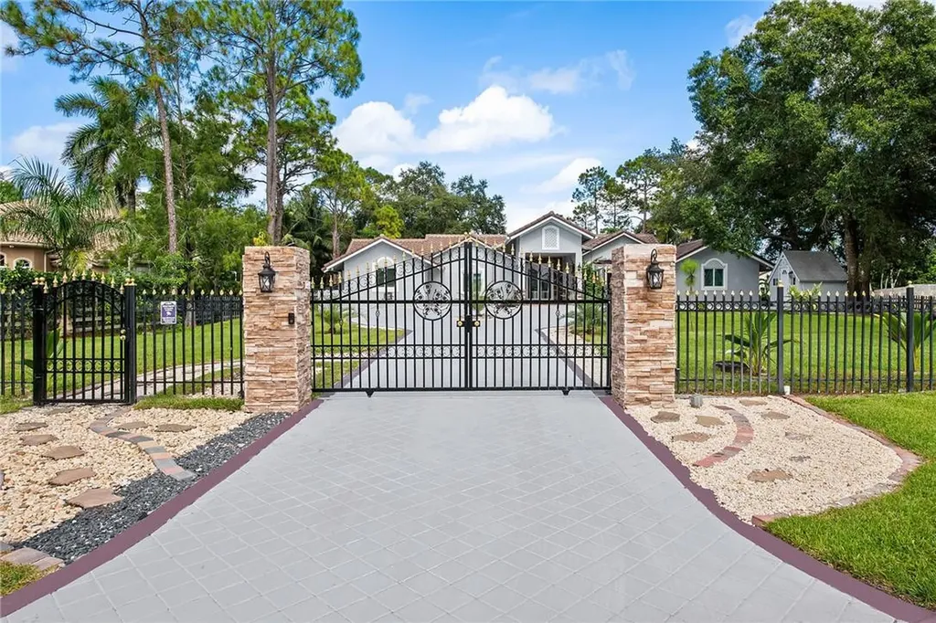 6344 NW 74th Terrace Parkland FL 33067