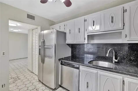 4050 NW 42nd Avenue Lauderdale Lakes FL 33319