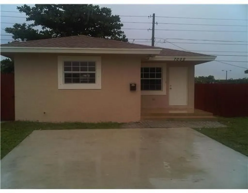 7000 Tyler Street Hollywood FL 33024