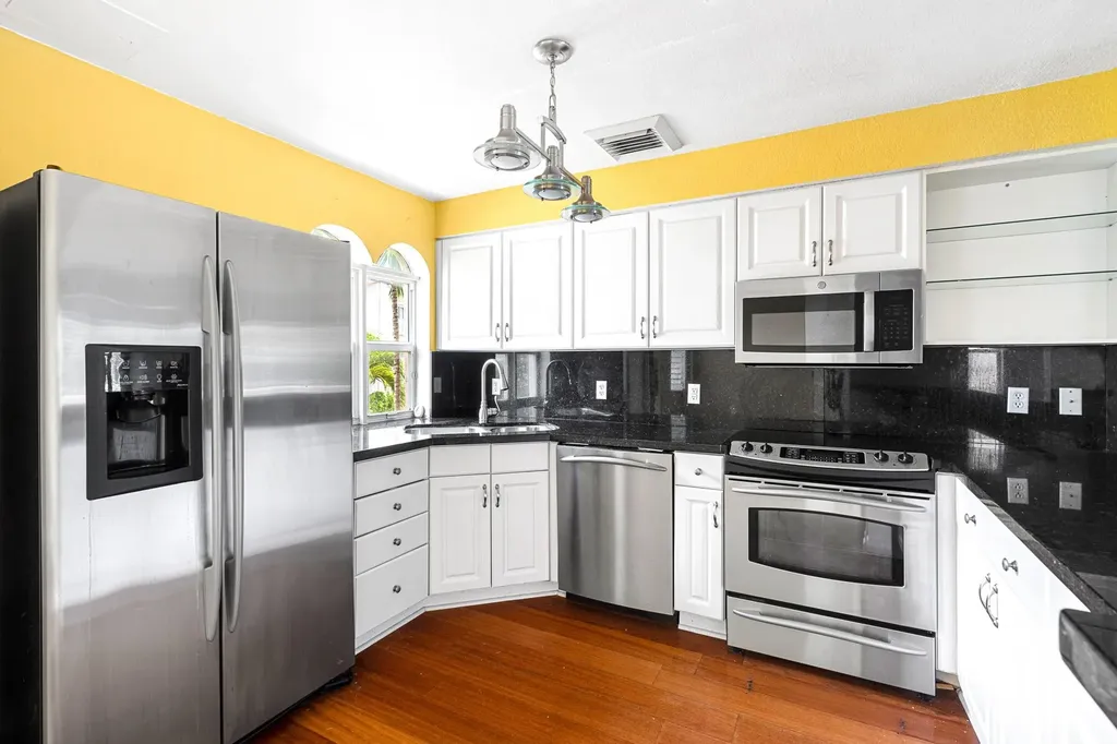 2005 Oceanwalk Terrace Pompano Beach FL 33062