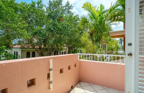 2005 Oceanwalk Terrace Pompano Beach FL 33062
