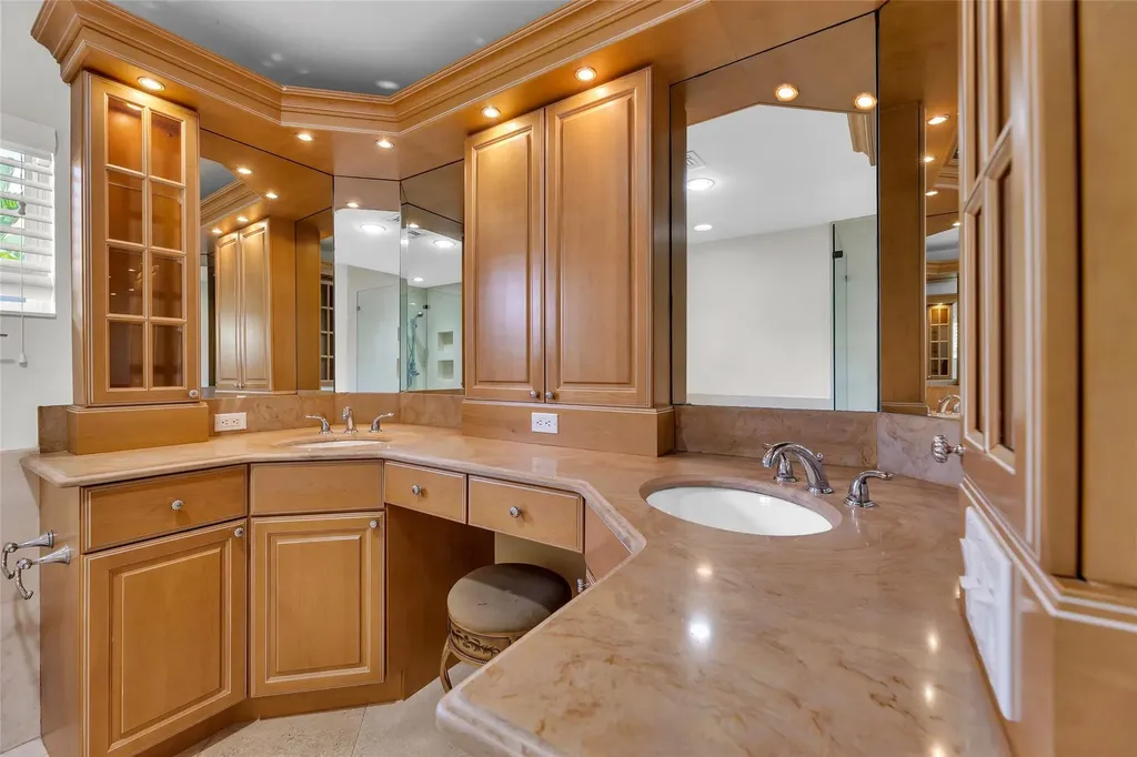 2840 NE 26th Court Fort Lauderdale FL 33306