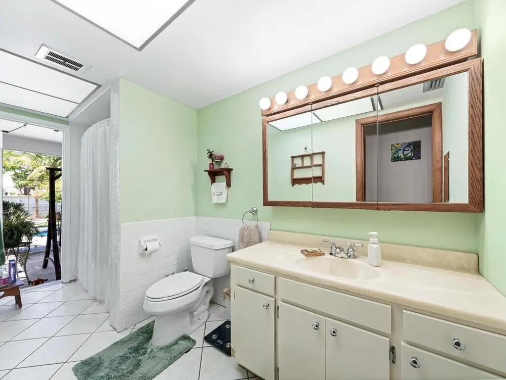 7121 NW 11th Court Plantation FL 33313