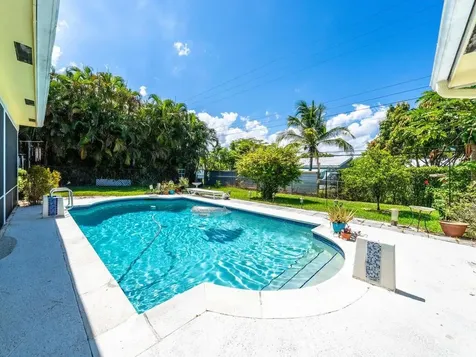 7121 NW 11th Court Plantation FL 33313