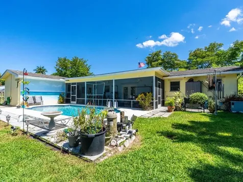7121 NW 11th Court Plantation FL 33313