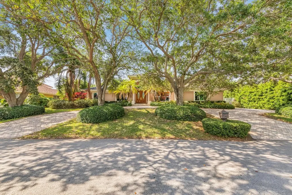 8224 SW 179th Terrace Palmetto Bay FL 33157