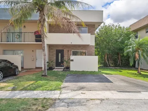 612 SW 80th Terrace North Lauderdale FL 33068