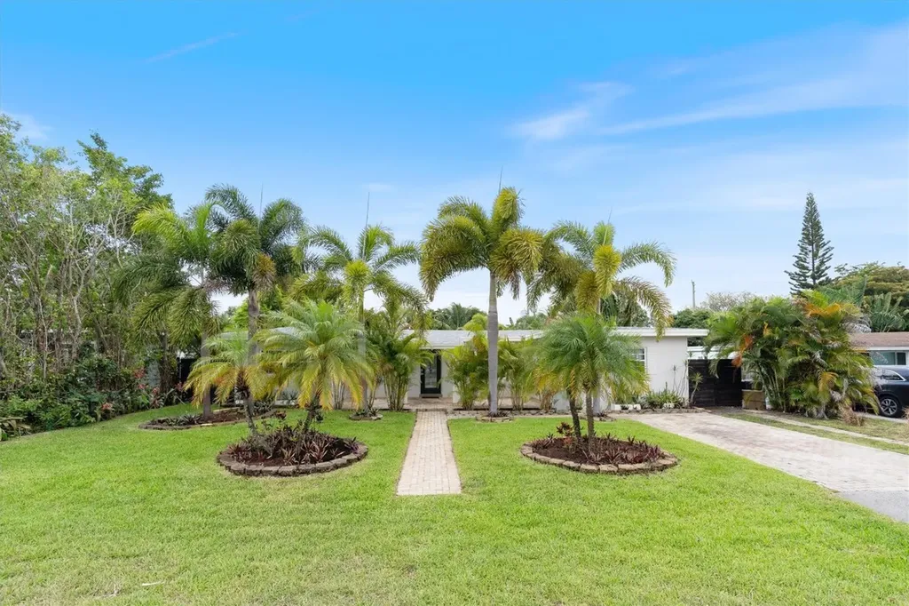 421 NW 39th Street Oakland Park FL 33309