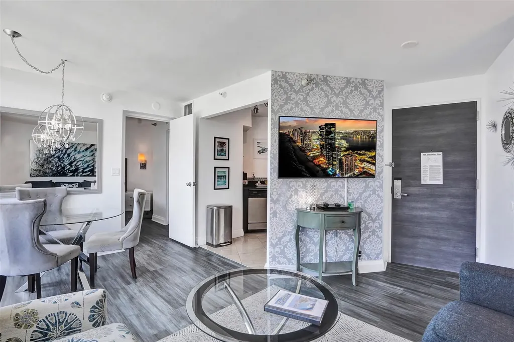 2670 E Sunrise Boulevard Fort Lauderdale FL 33304
