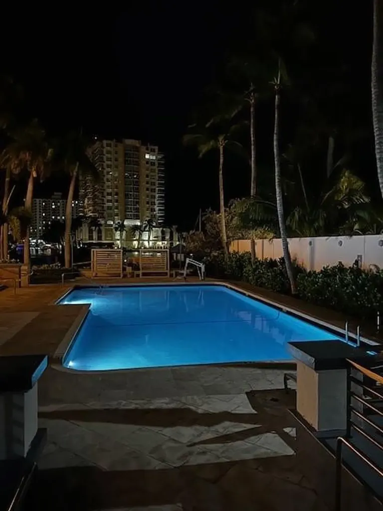 2670 E Sunrise Boulevard Fort Lauderdale FL 33304