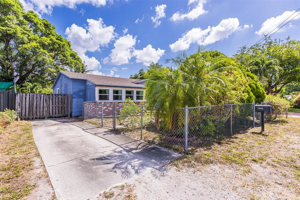 2447 Hayes Street Hollywood FL 33020